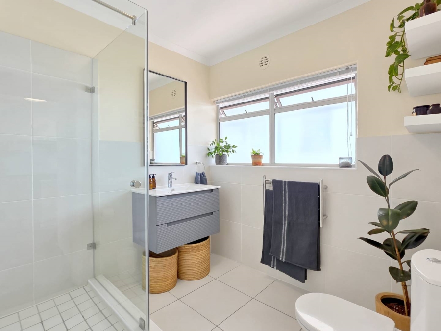 1 Bedroom Property for Sale in Sea Point Western Cape